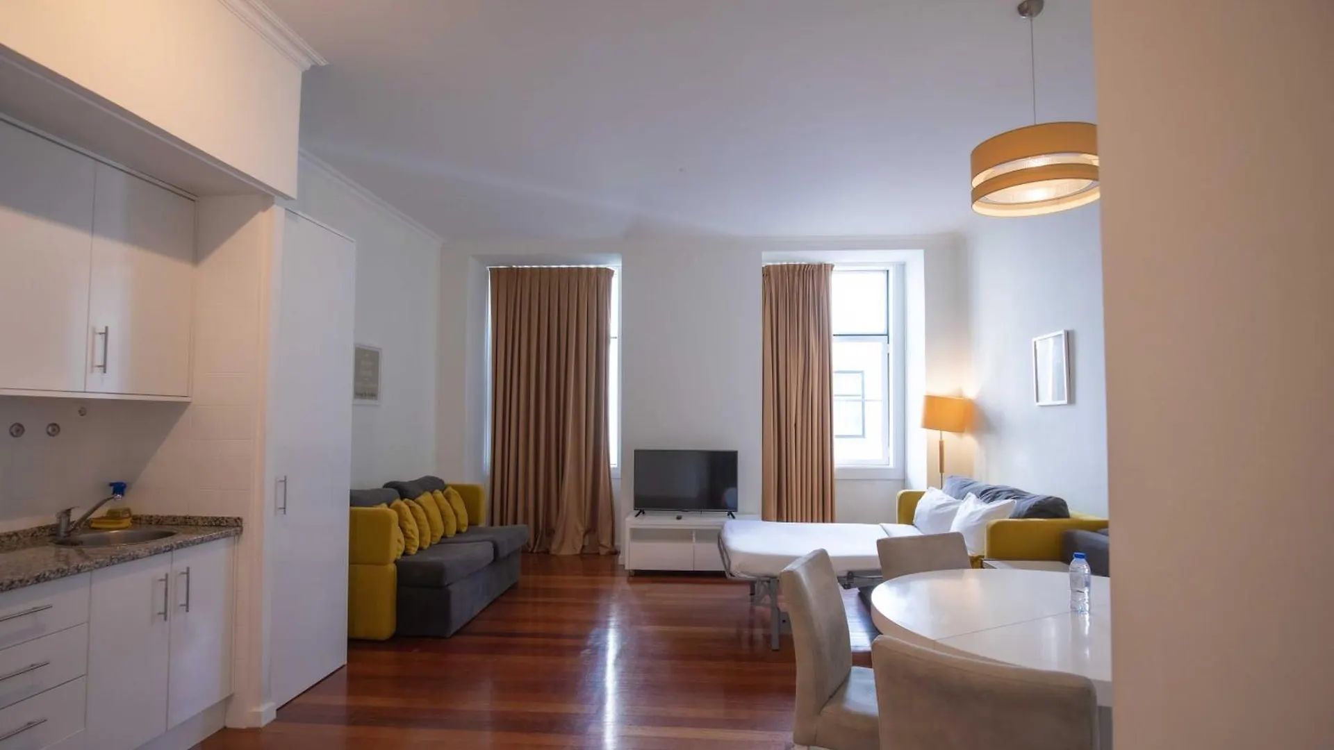 Отель Grande Pensao Residencial Alcobia Лиссабон